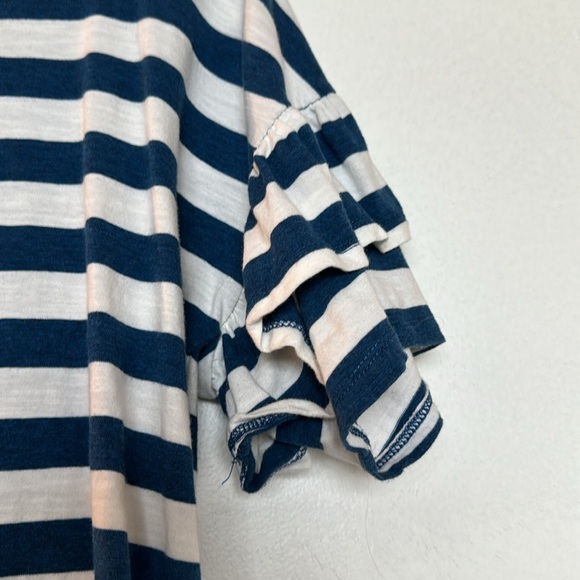 Universal Threads Striped Top - Picture 2 of 4